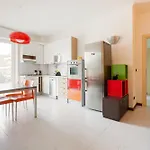 Guesthost - Urban Oasis Between M1 & San Siro * Milano