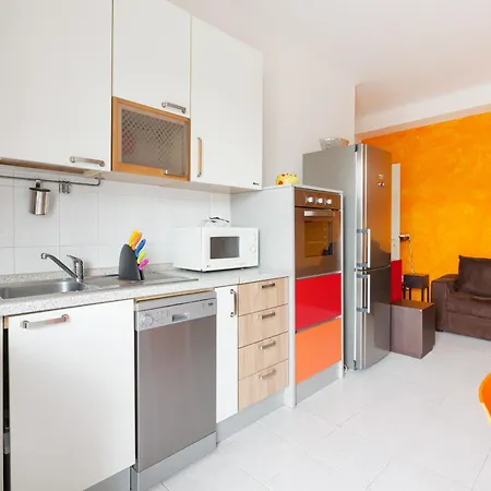 Appartamento Guesthost - Urban Oasis Between M1 & San Siro *