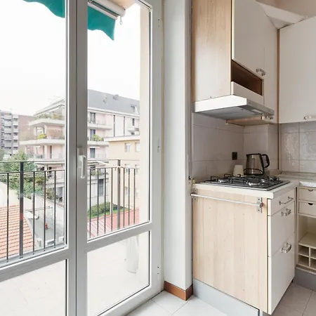 Guesthost - Urban Oasis Between M1 & San Siro Apartment Milan
